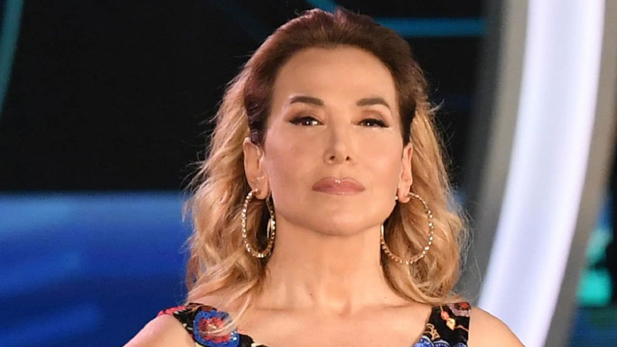 Barbara d’Urso e la denuncia choc contro ignoti: “Non farò il nome di quel giornalista…” article-post