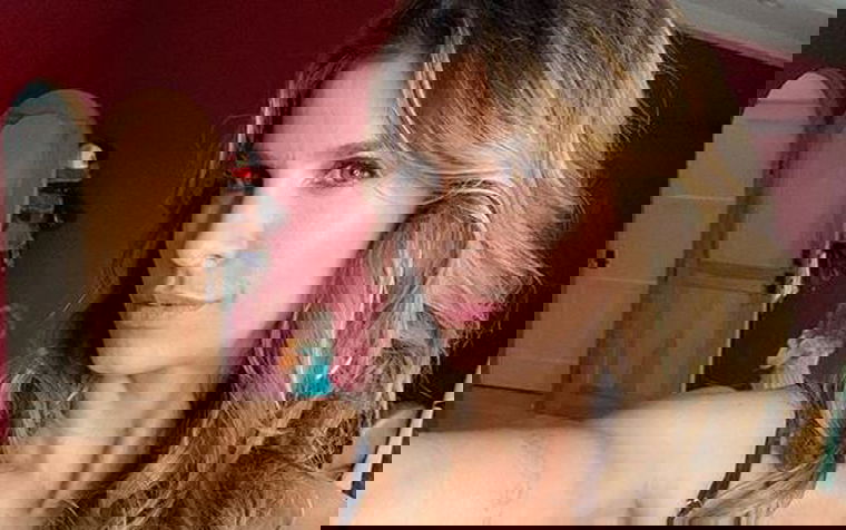 Elisabetta Canalis accoglie in casa una famiglia dopo l’uragano: il gesto che commuove preview