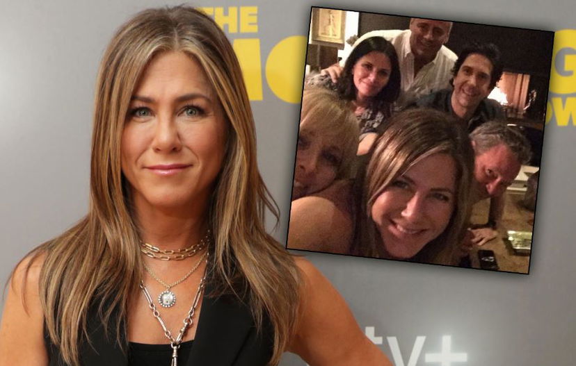 Jennifer Aniston sbarca su Instagram e manda in tilt “Friends”: ecco il primo scatto preview