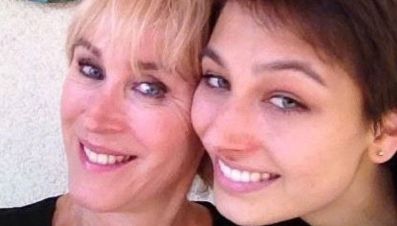 Marina Giulia Cavalli: “Mia figlia morta mi scrive dall’aldilà”, da Un posto al sole a Live Non è la d’Urso article-post
