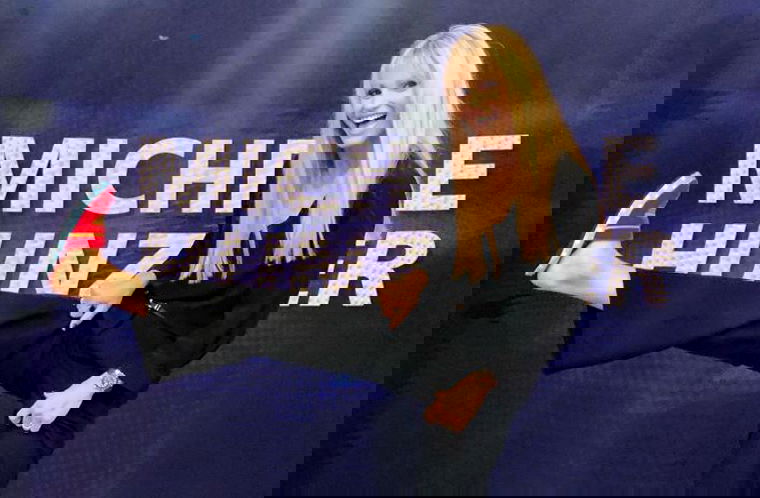 Michelle Hunziker da stasera ad Amici Celebrities… con il supporto di Tomaso Trussardi! preview