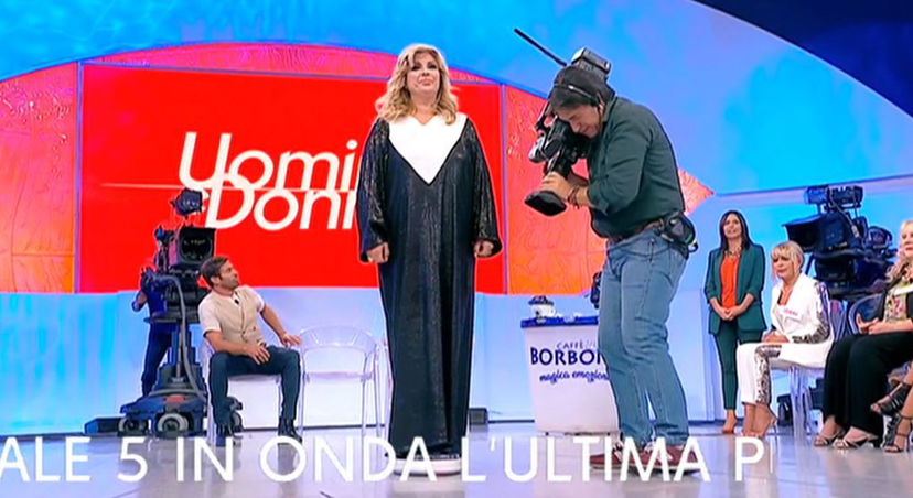 Tina Cipollari dieta, quanto pesa dopo tre settimane? Nuova prova bilancia preview