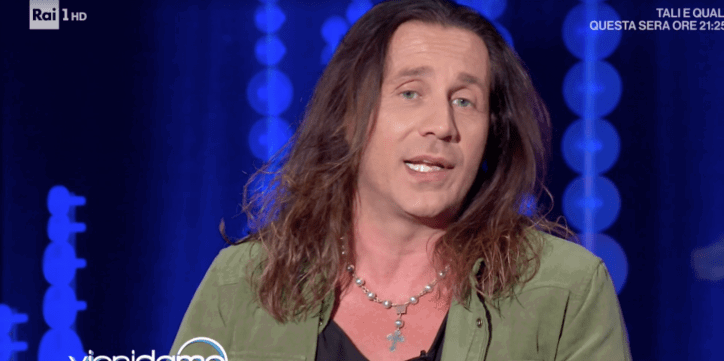 Povia: “Ho perso il mio migliore amico in un incidente stradale, eravamo ubriachi fradici” preview