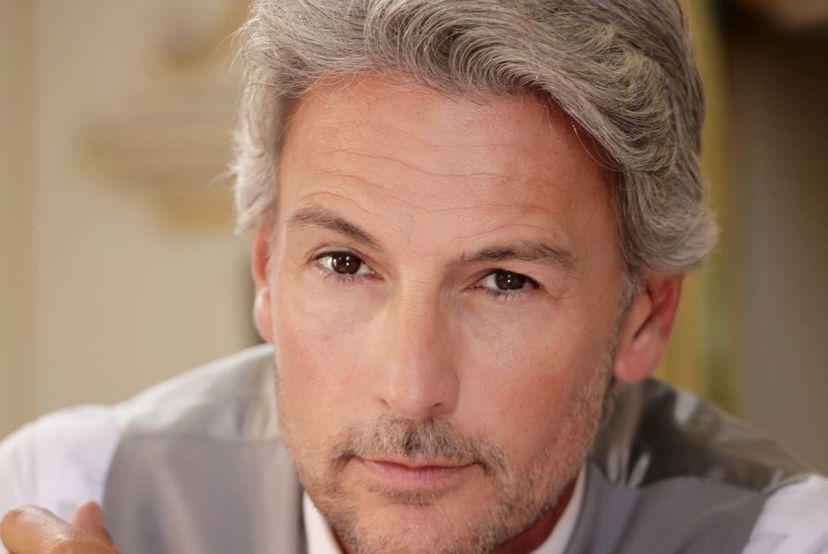 Roberto Farnesi vittima di stalking: racconto choc e la voglia di avere un figlio preview