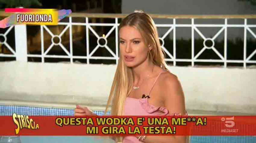 Taylor Mega ubriaca in tv: tre shottini di vodka e quella egiziana “terribile!” – VIDEO preview