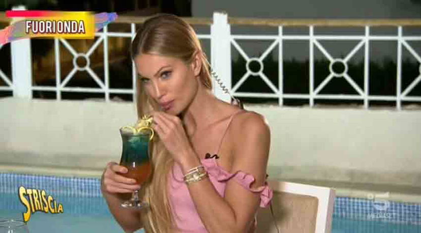 Taylor Mega ubriaca a Live Non è la d’Urso: conferma di Striscia la Notizia – VIDEO preview