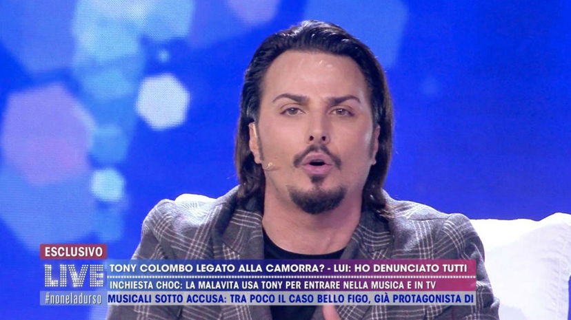 Tony Colombo, il suo entourage assale la troupe di Non è l’Arena preview