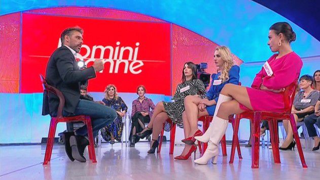 Uomini e Donne Over, Simone Virdis: tre dame e nessuna preferenza, ecco perché preview