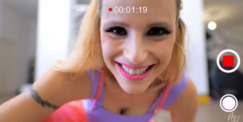 Michelle Hunziker, Ciapet: video e testo del nuovo singolo virale preview