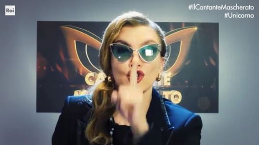 Il Cantante Mascherato, Milly Carlucci svela Coniglio e Unicorno: chi sono? – VIDEO preview