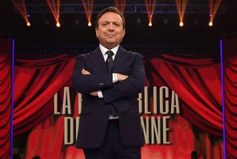 #CR4, La repubblica delle donne: Simona Ventura e Giovanni Terzi ospiti di Piero Chiambretti article-post