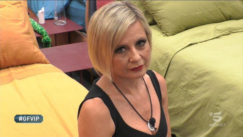 Antonella Elia “dura” con i Ciavarro e retroscena su Massimo: “Lo vedo in sauna…” preview