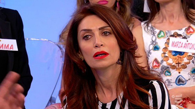 Uomini e Donne Over, Barbara De Santi lancia cibo e scarpe: ecco per quale motivo article-post