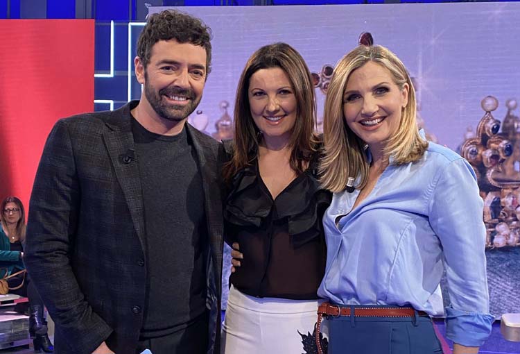 Sanremo 2020 in famiglia: Giovanna Civitillo moglie di Amadeus per La Vita in Diretta preview