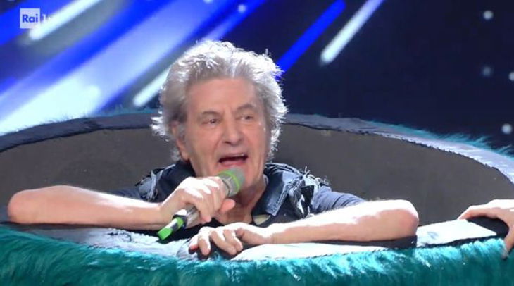 Il Cantante Mascherato, il Mostro è Fausto Leali: video e prime dichiarazioni preview