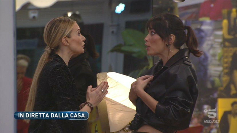 GF Vip, Fernanda Lessa a Licia Nunez: “Lesbica lo sono stata anch’io”, Antonella Elia sbotta “schifata!” preview