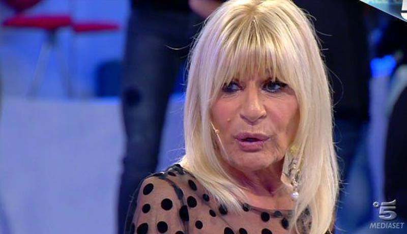 Gemma Galgani e i baci chiesti a Juan Luis, dura critica: “Vergogna!” article-post