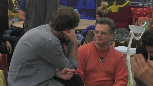 Grande Fratello Vip, Aristide Malnati fa coming out: la reazione di Paolo Ciavarro preview