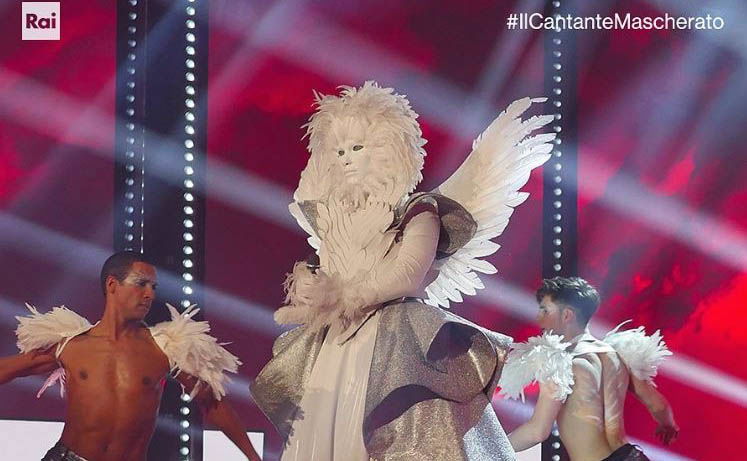 Il Cantante Mascherato: ecco a quanto ammonta la penale per i Vip che non rispettano il regolamento article-post