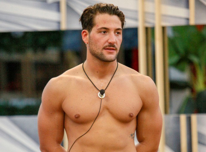 GF Vip, fidanzata Matteo Alessandroni tuona: “Morto di fama”, ecco cosa è successo preview