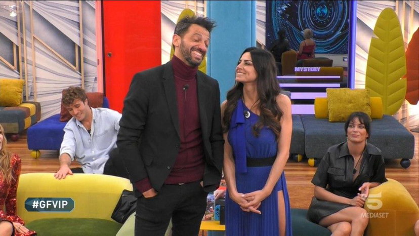 GF Vip, Pago ritrova Serena Enardu: “Sono molto felice”, lei nella Casa preview