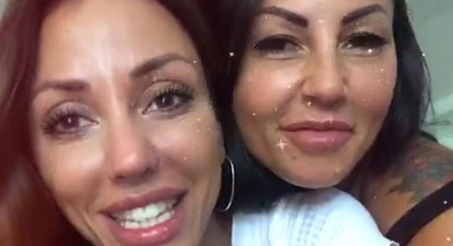 Eliana Michelazzo e Selvaggia Roma si sarebbero picchiate: calci nel privè e offese article-post