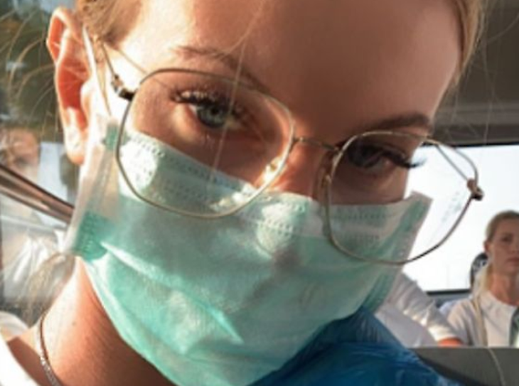 Taylor Mega, paura Coronavirus: “Mascherina? Alle Maldive avevano solo queste” – VIDEO preview