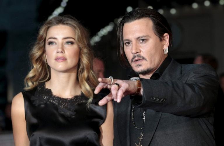 Amber Heard Defeca Sul Letto Di Johnny Depp