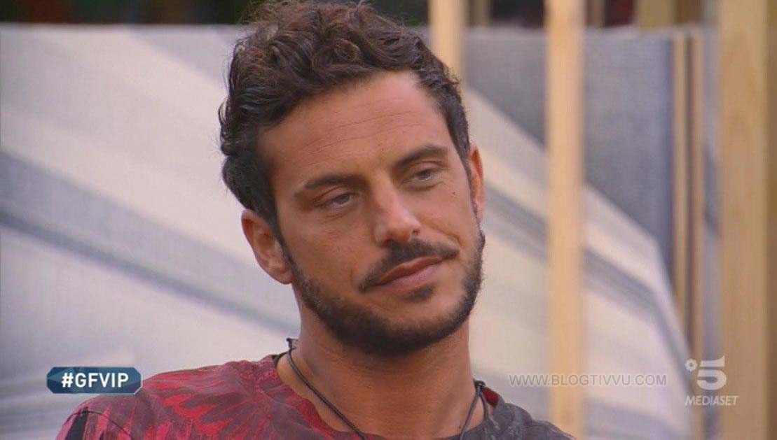 Lorenzo Crespi contro Montovoli: “A letto con 60enne di Mediaset, raccomandato!”, poi cancella tutto article-post