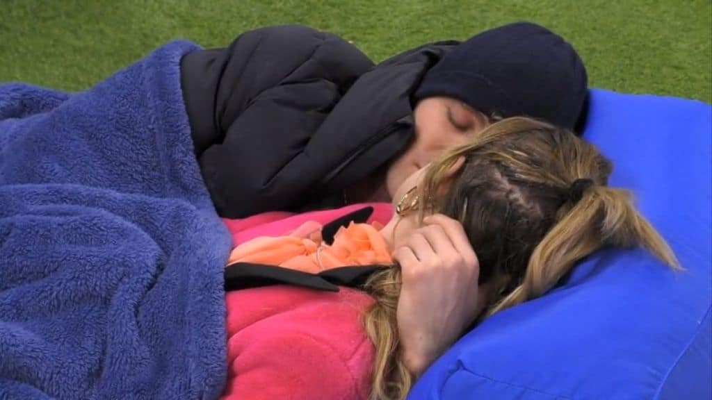 GF Vip, Eleonora Giorgi commenta il bacio di Paolo e Clizia: “dolce e puro, sembrava un film” article-post