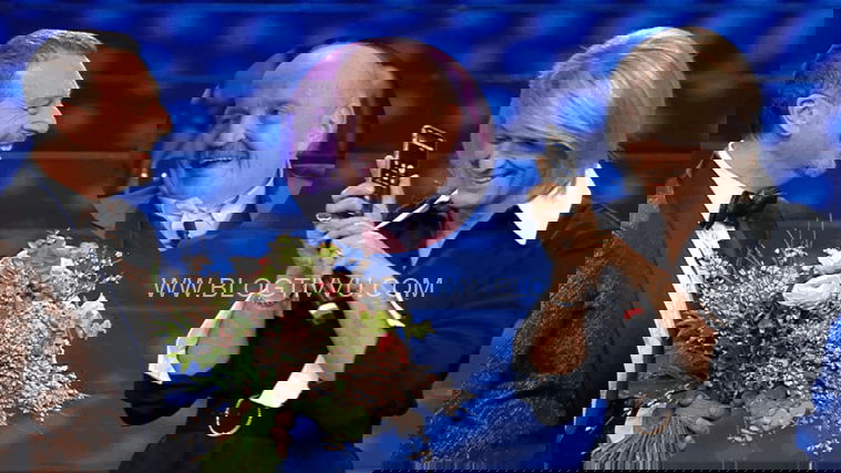 Costanzo: gag di Fiorello e Maria De Filippi a Sanremo 2020, ecco la verità preview