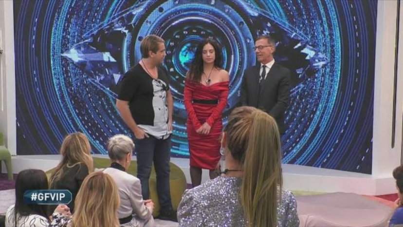 Grande Fratello Vip, nona puntata: Michele Cucuzza rientra e Carlotta Maggiorana si ritira preview