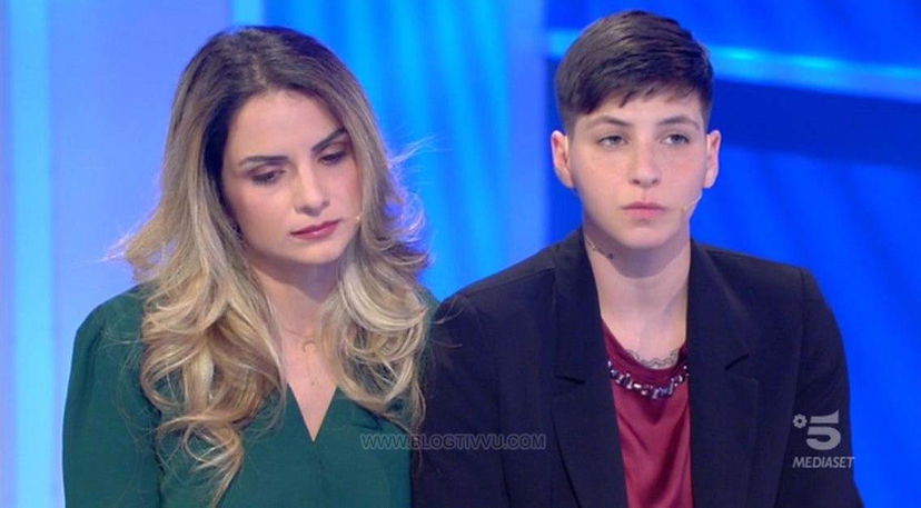 Marcella e Miriam, C’è posta per te: mamma non le accetta “non è normale”, interviene Maria De Filippi preview