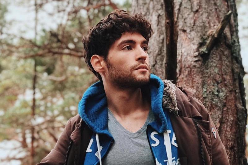 Matteo Faustini a Sanremo 2020: “Nel bene e nel male” (TESTO) preview