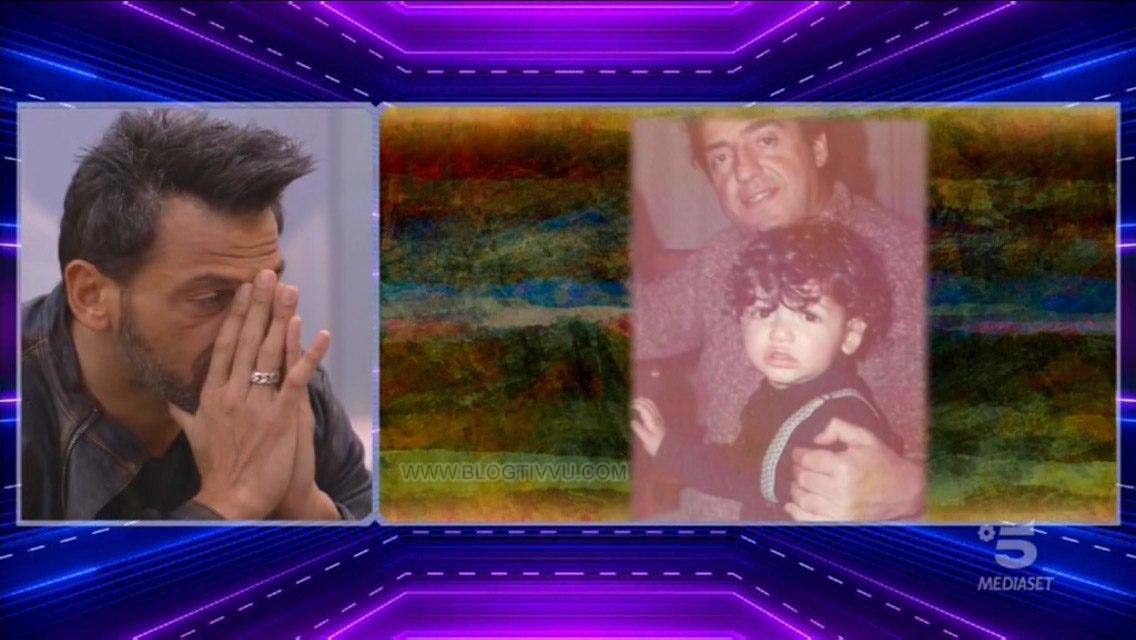 Pago: “Mio papà morto di epatite dopo il carcere, mio figlio Nicola identico a lui” article-post