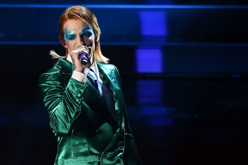Sanremo 2020, Achille Lauro omaggia David Bowie “contro la mascolinità tossica” (VIDEO) preview