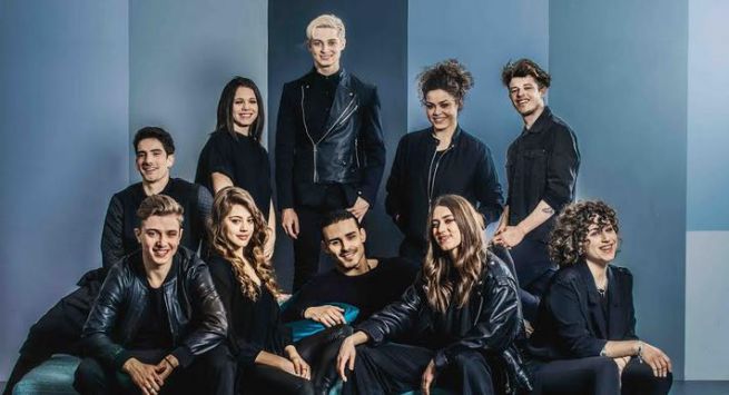 Serale Amici 2020: allievi in gara, ospiti e duetti speciali della prima puntata preview