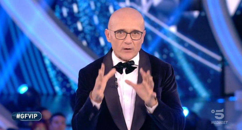 Grande Fratello Vip fugge da Montalbano e cambia giorno di messa in onda: ecco quando preview