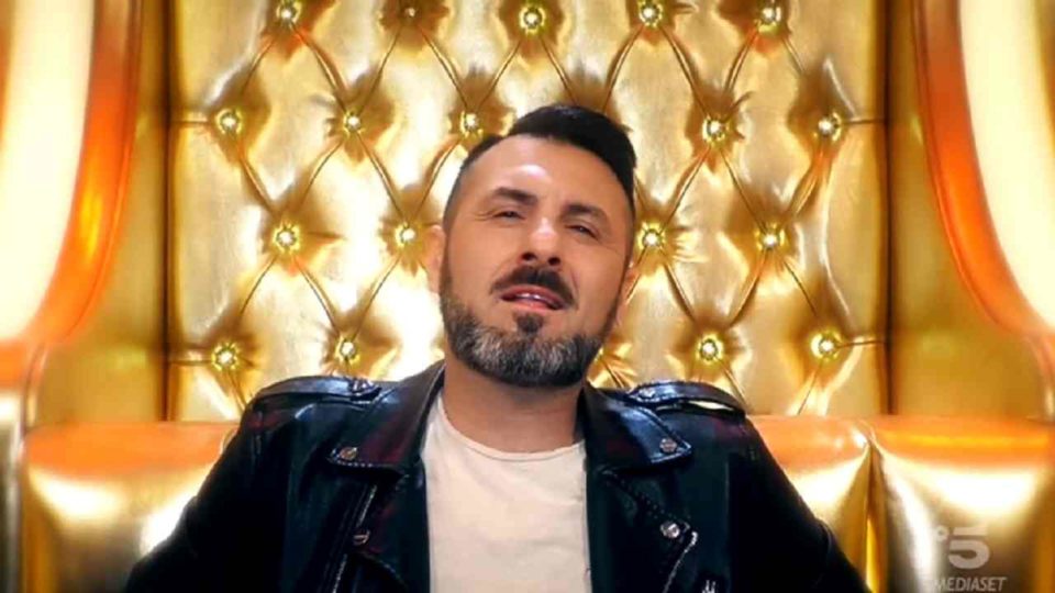 Sossio Aruta rischia la squalifica dal GF Vip? Due rivelazioni potrebbero metterlo nei guai article-post
