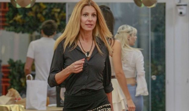 GF Vip, Coronavirus: Adriana Volpe “Italia in ginocchio…”, poi organizza un “palinsesto” casalingo preview