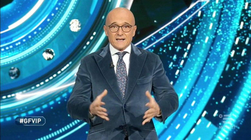 Coronavirus ultime notizie, contagi in calo: gli aggiornamenti al Grande Fratello Vip preview