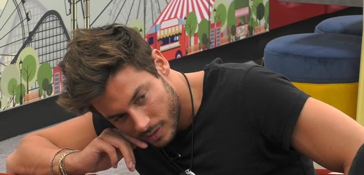 Grande Fratello Vip, Denver a pezzi per Adriana Volpe: tutte le reazioni