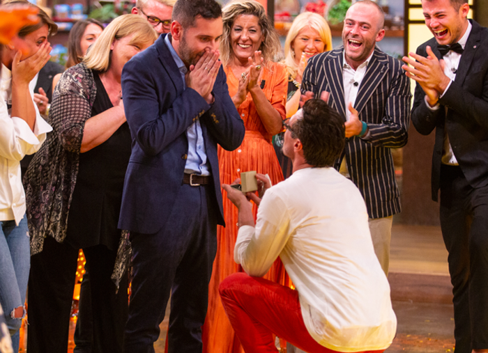 MasterChef Italia 2020: vince Antonio Lorenzon, la proposta di matrimonio al compagno – VIDEO article-post
