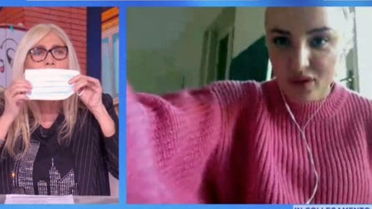 Gaffe di Arisa a Domenica In: “Maschera? Quella di bellezza!”