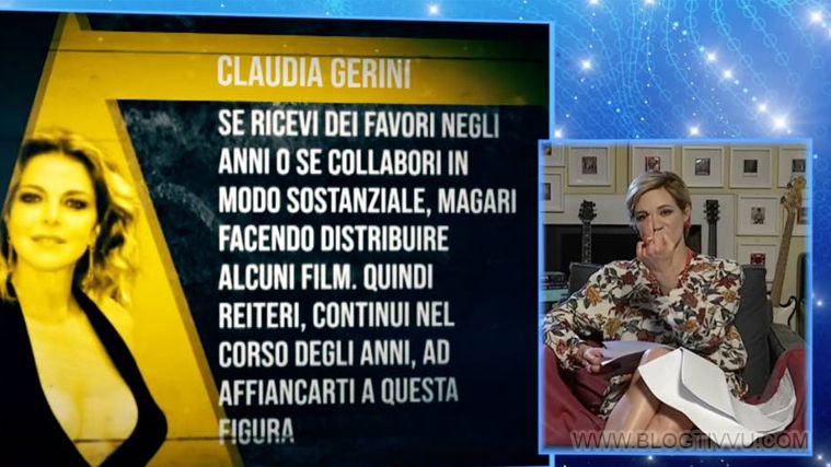 Asia Argento, dito medio a Claudia Gerini: “Stava con Lombardo che mi portò da Weinstein” article-post