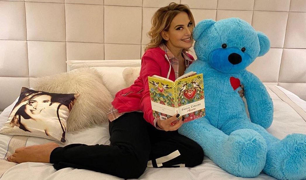 Barbara d’Urso: “Coronavirus? Certo che finirà! Ma non fate i coglion* e restate a casa”, l’appello article-post