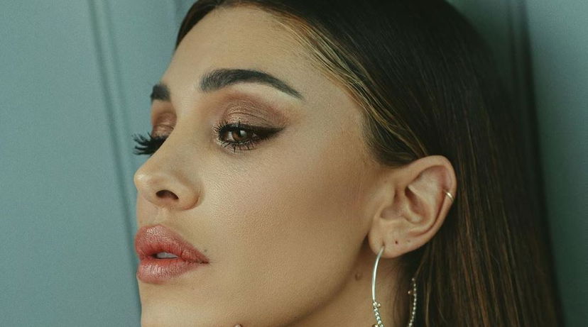 Belen Rodriguez, spuntano le “corna”: ironia o frecciatina a Stefano De Martino? – FOTO preview