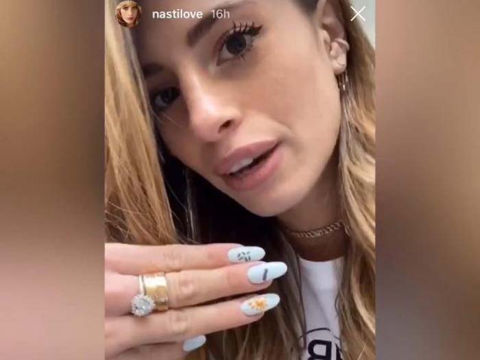 Chiara Nasti e il Coronavirus: unghie con i batteri “Fate finta che l’ho preso anche io”, è bufera – VIDEO preview