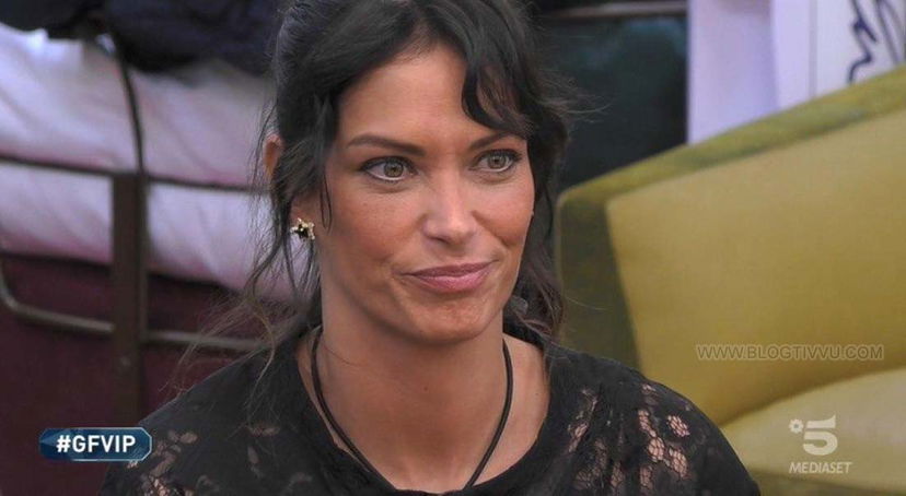 Fernanda Lessa ancora contro Antonella Elia: “Le sedie si spostano da sole, sento la negatività” preview