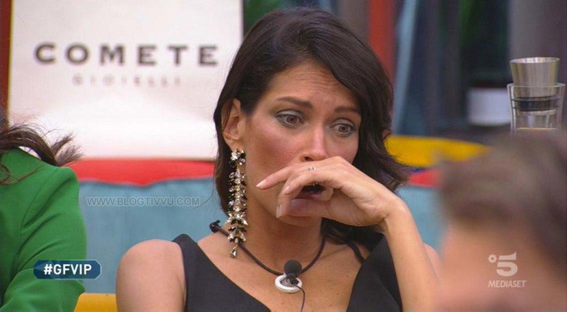 Grande Fratello Vip, benvenuti nel Medioevo: Valeria Marini, Fernanda Lessa e “la strada di Mia Martini” preview